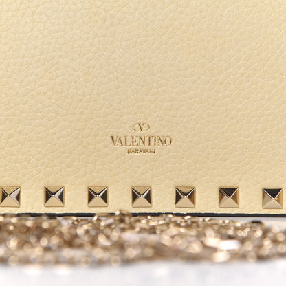 Valentino Garavani Pebbled Calfskin Rockstud Envelope Wallet on Chain Light Ivory 7 of 10