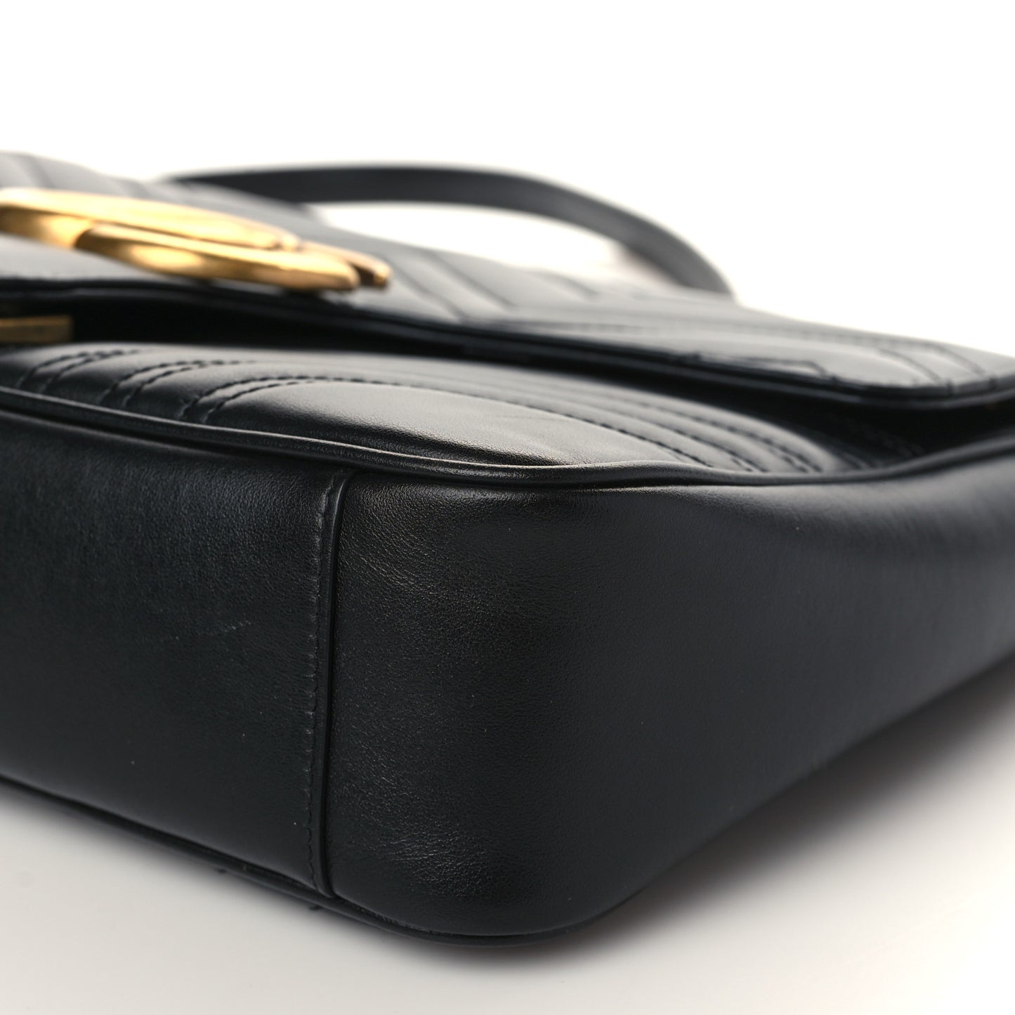 Calfskin Matelasse Medium GG Marmont Shoulder Bag Black