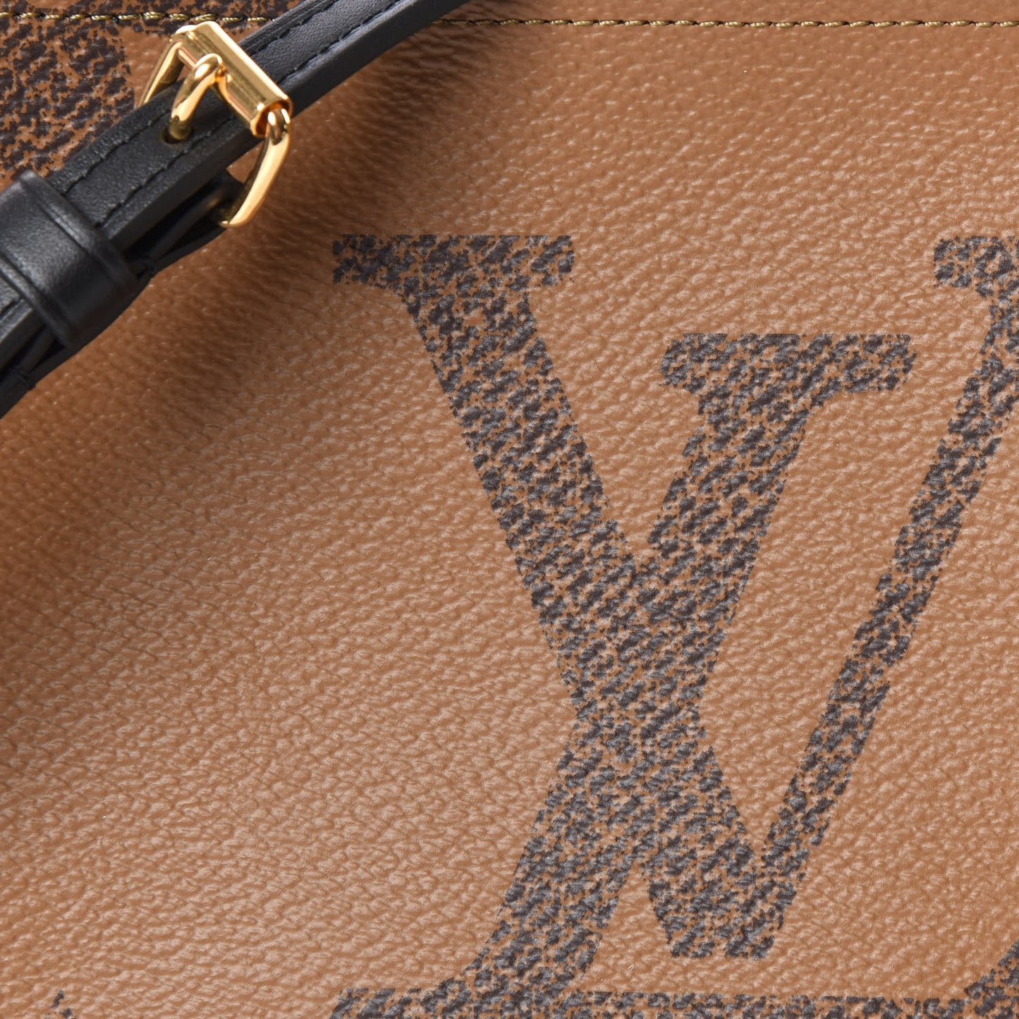 Reverse Monogram Giant Double Zip Pochette
