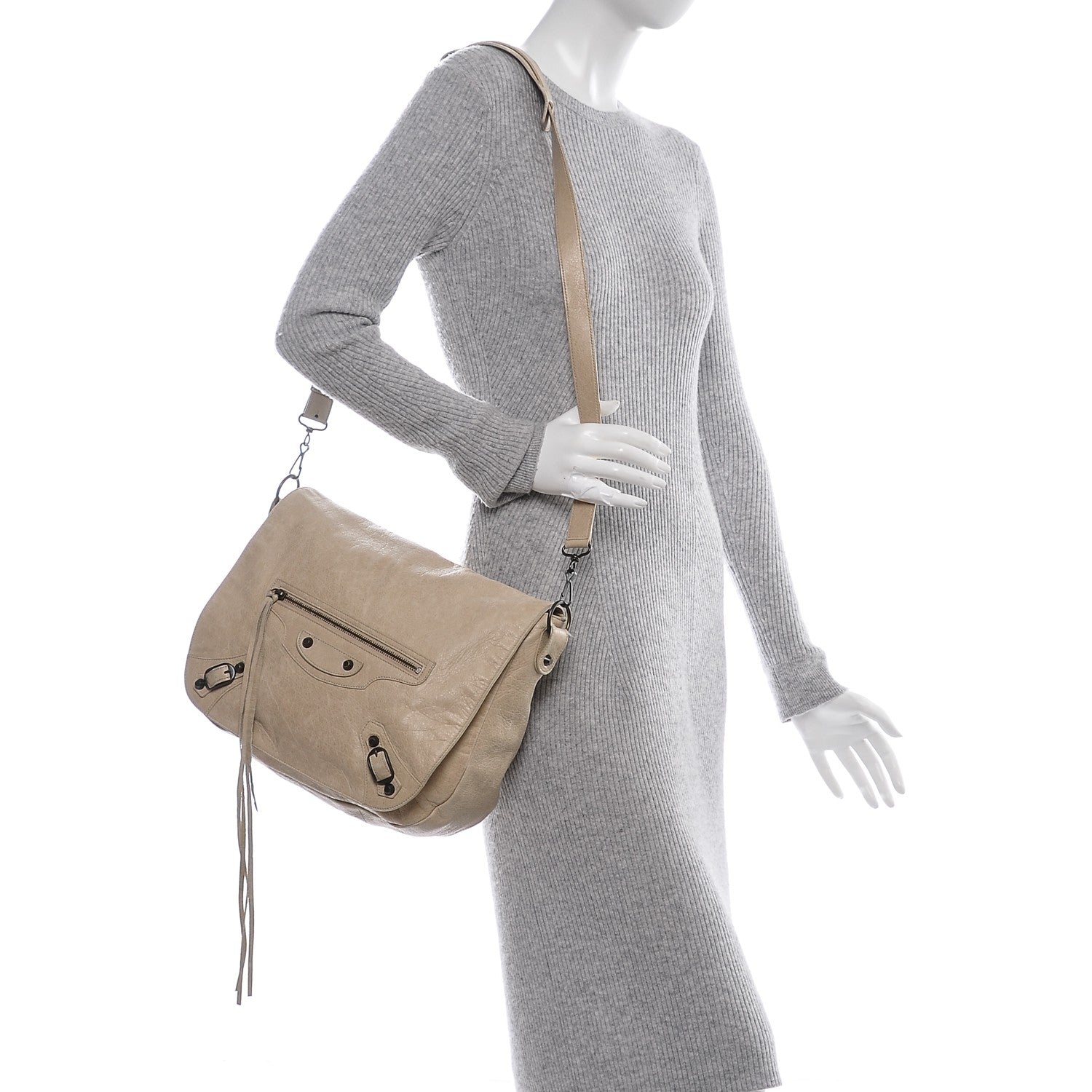 Balenciaga Agneau Folk Messenger Sahara 2 of 8
