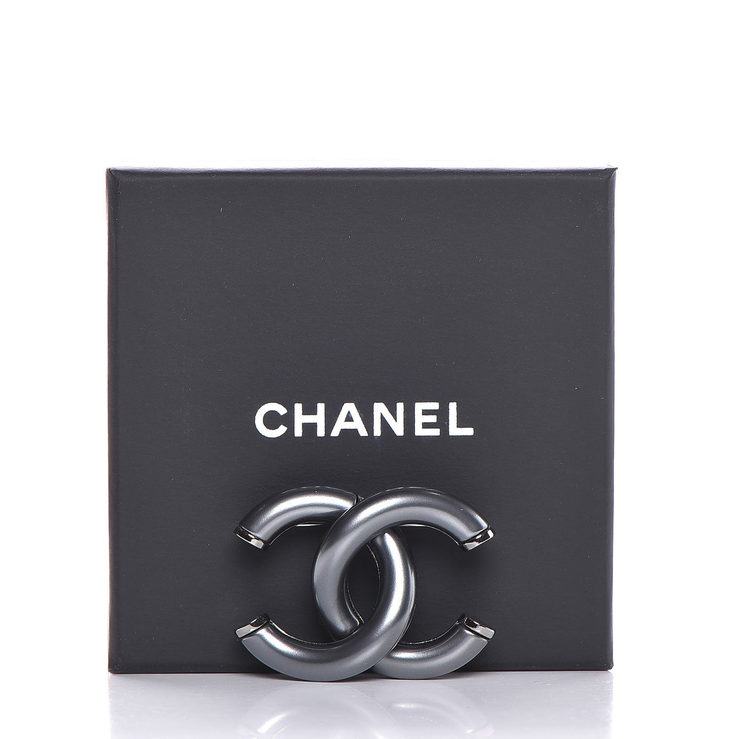 Ruthenium CC Brooch Pearly Grey