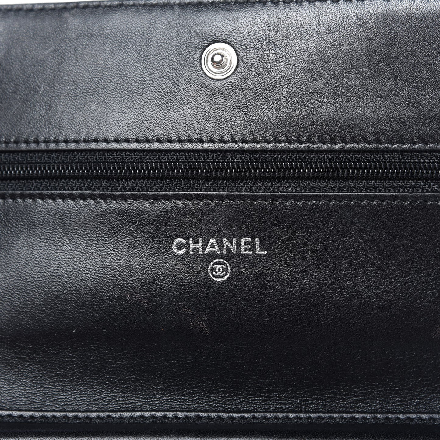 Patent Quilted Wallet On Chain WOC Black