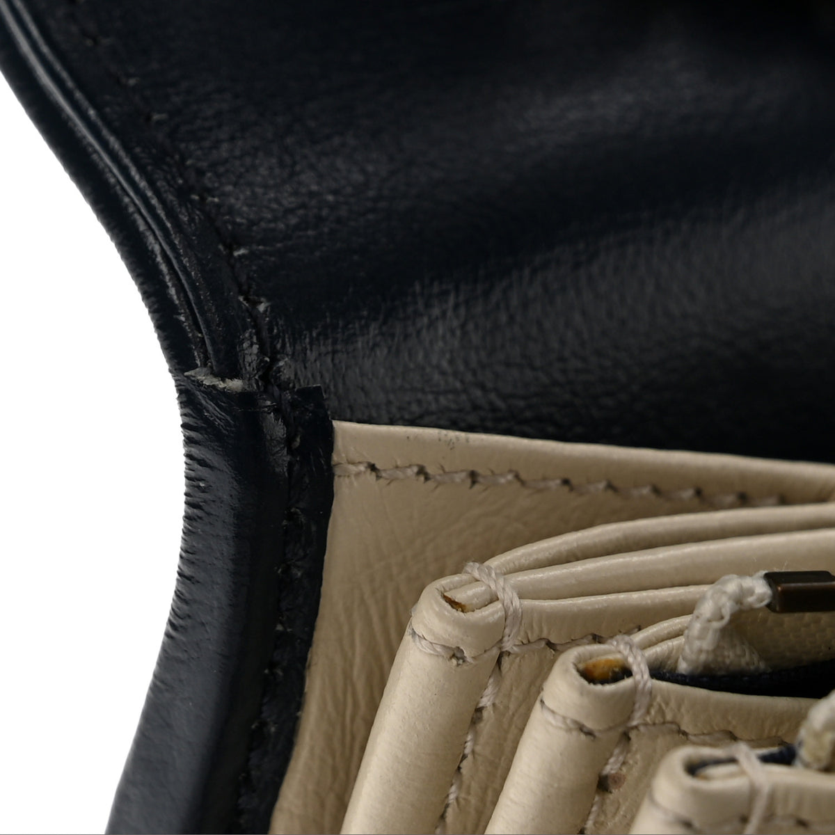 Vintage Effect Calfskin Matelasse Diagonal Torchon GG Marmont Chain Wallet Mystic White Blue Agata