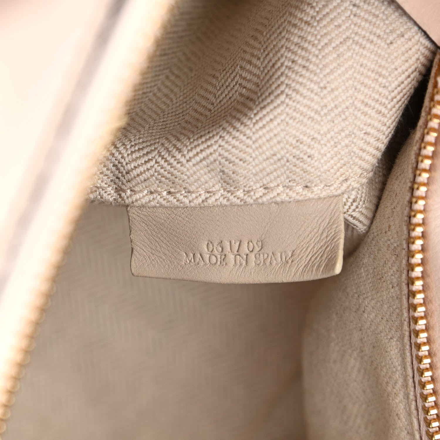 Loewe Calfskin Suede Medium Puzzle Bag Blush 7 of 10