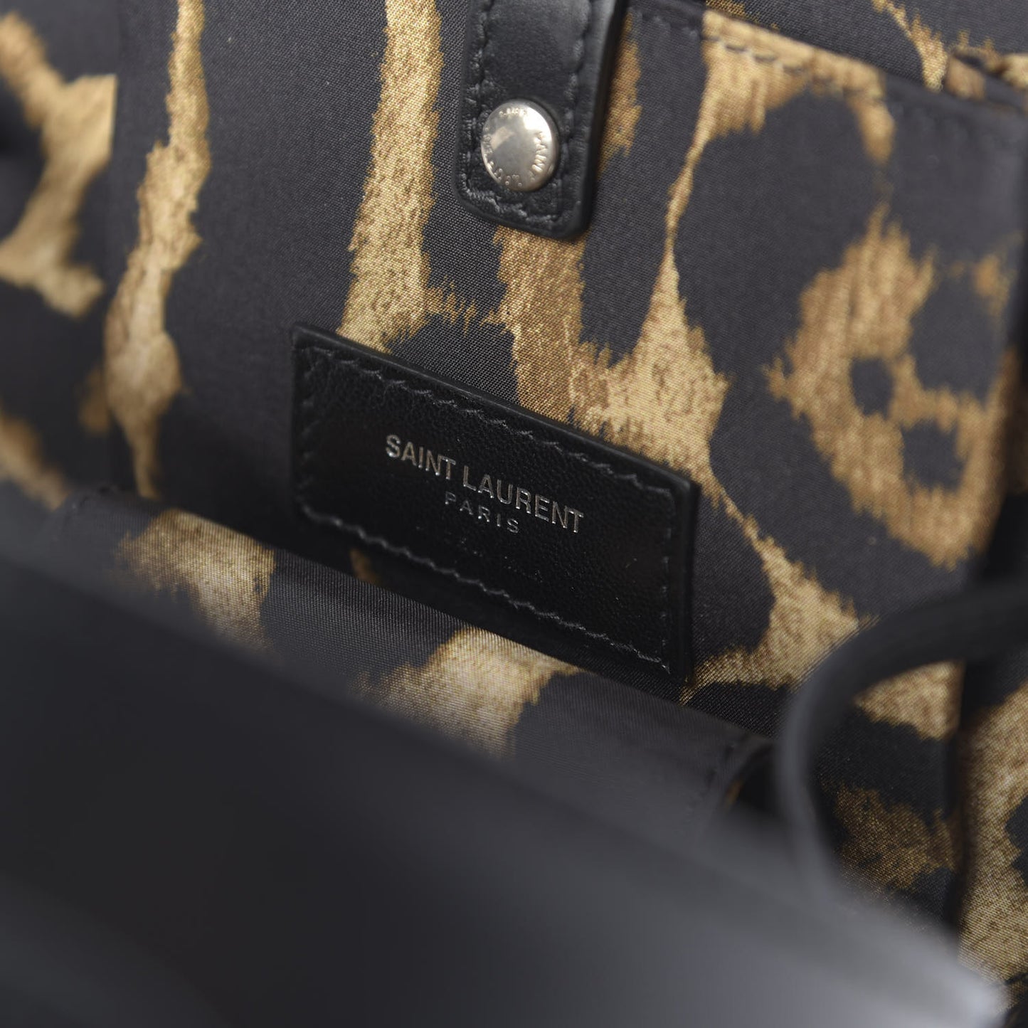 Calfskin Small Mica Hat Box Black