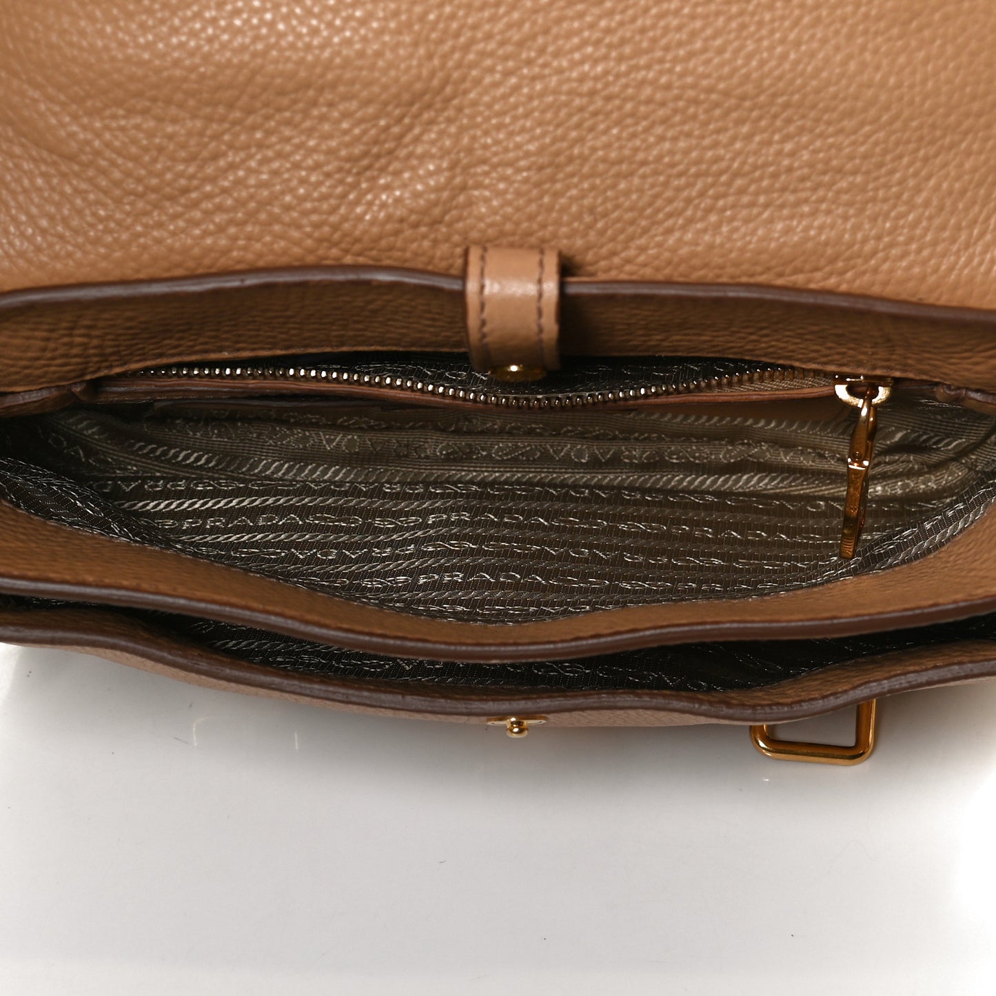 Vitello Daino Push Lock Messenger Bag Noisette