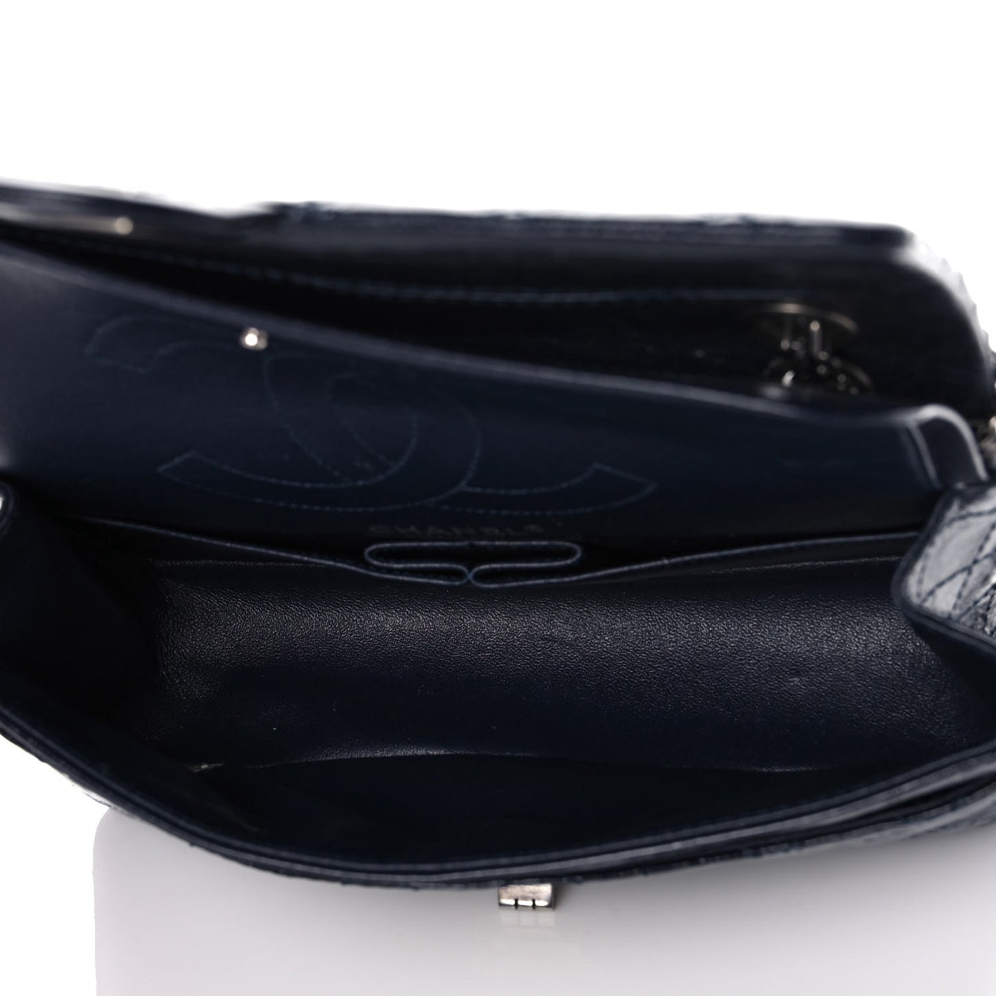 Distressed Patent Quilted 2.55 Reissue 225 Flap Navy