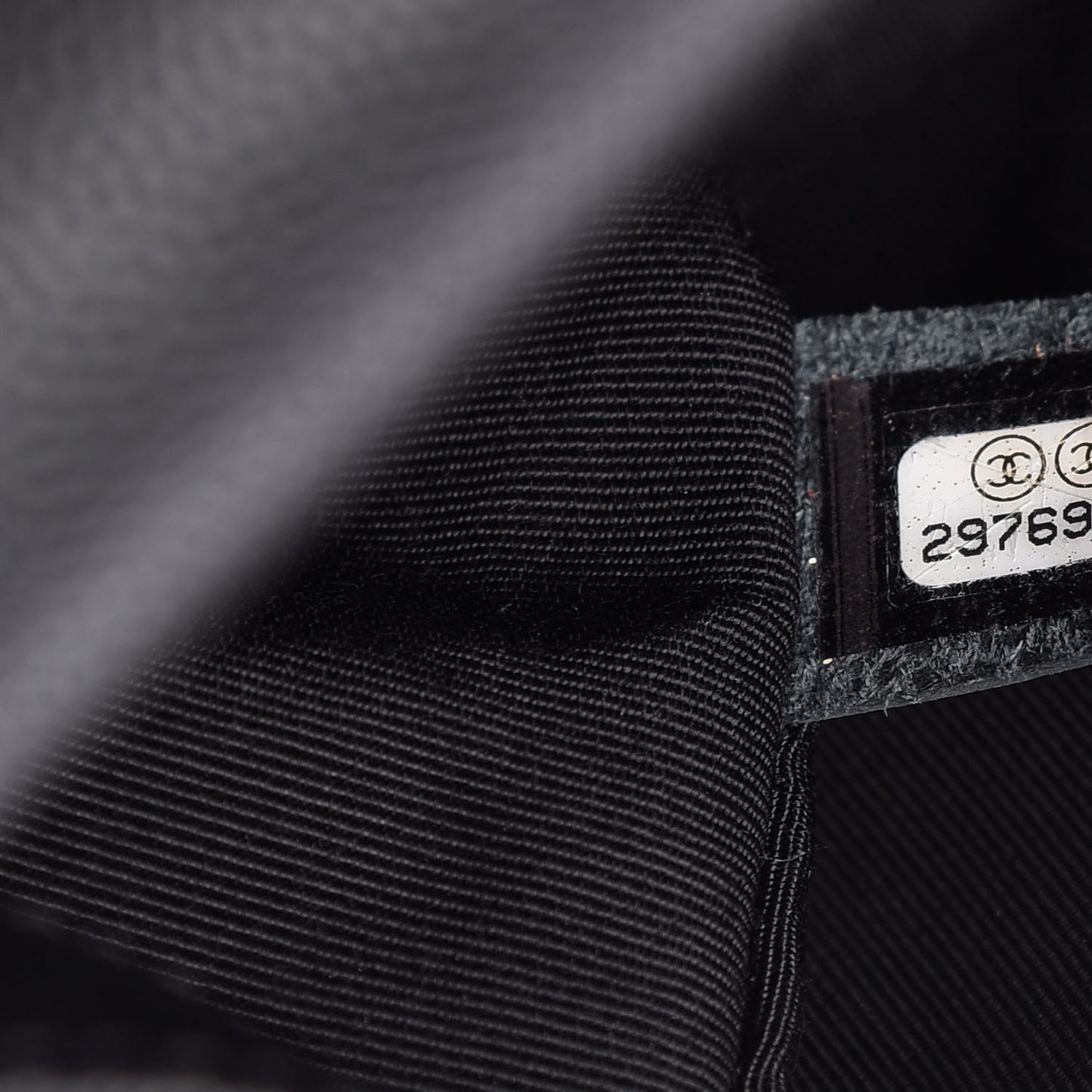 Caviar Quilted Medium Boy Flap Black