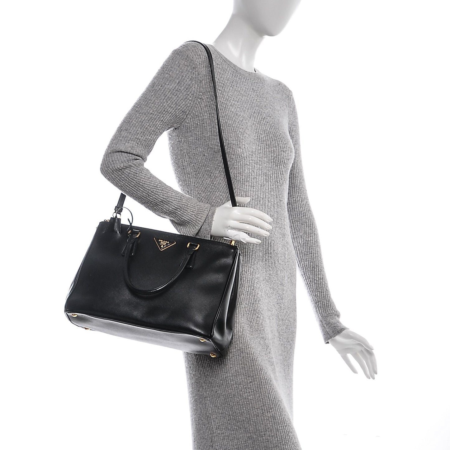 Saffiano Medium Galleria Double Zip Tote Black