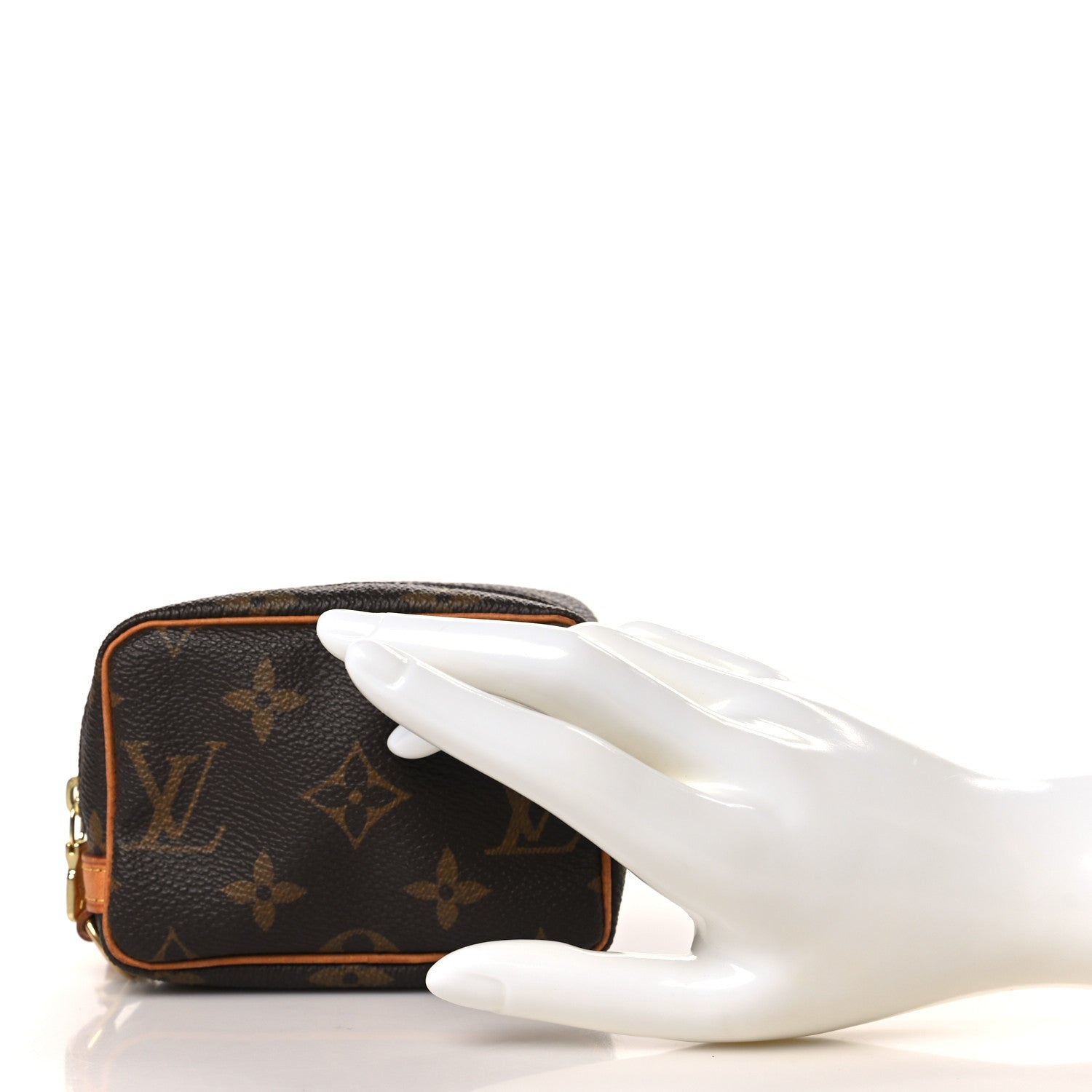 Louis Vuitton Monogram Wapity 2 of 8