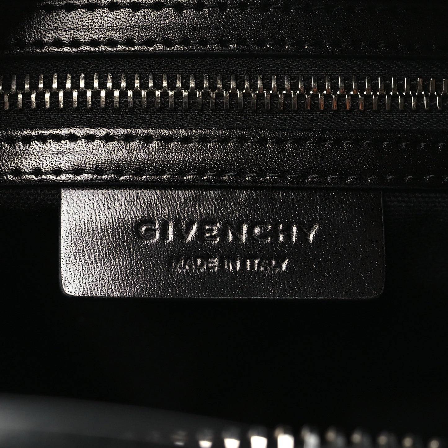 Shiny Lord Calfskin Small Antigona Black
