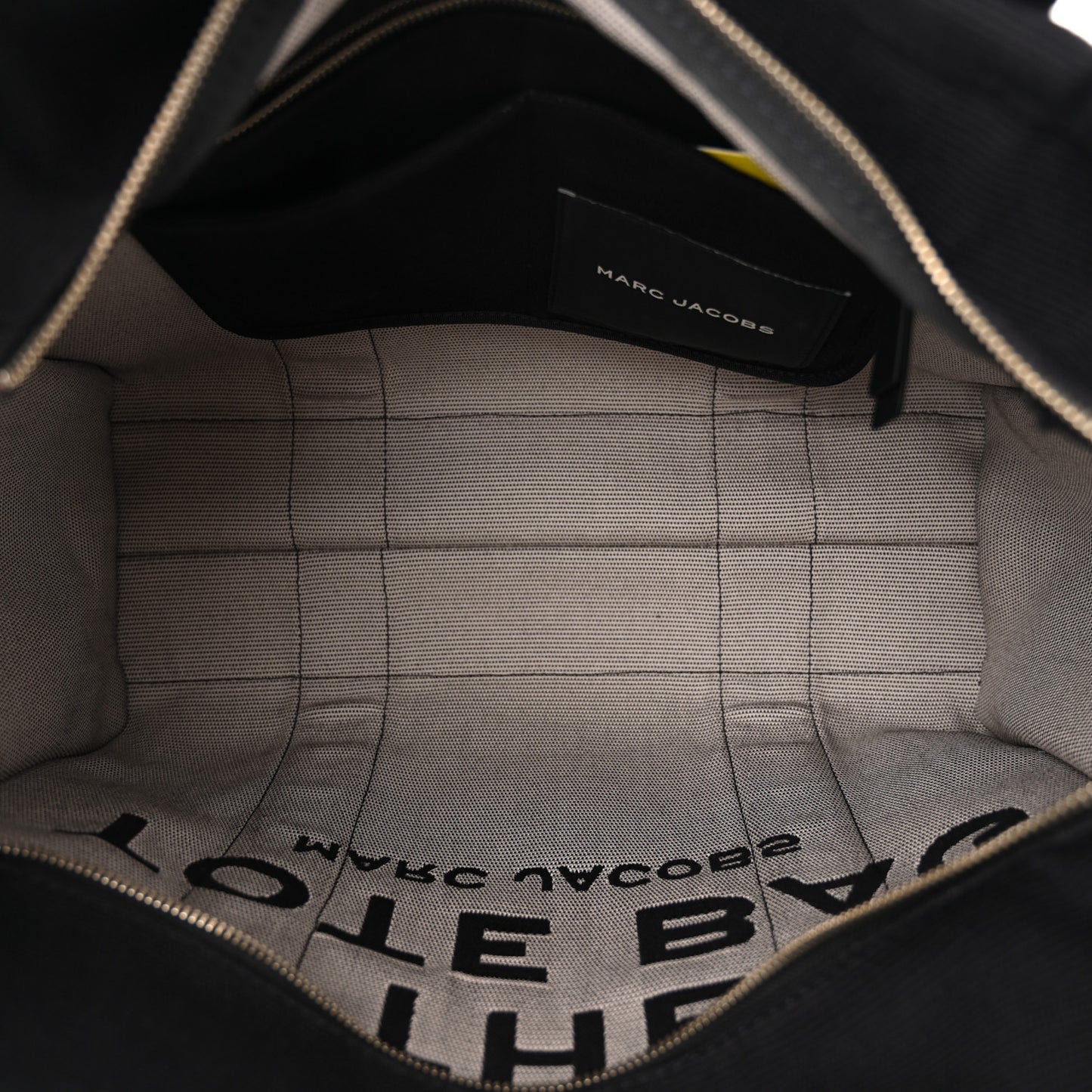 Jacquard Large The Traveler Tote Bag Black