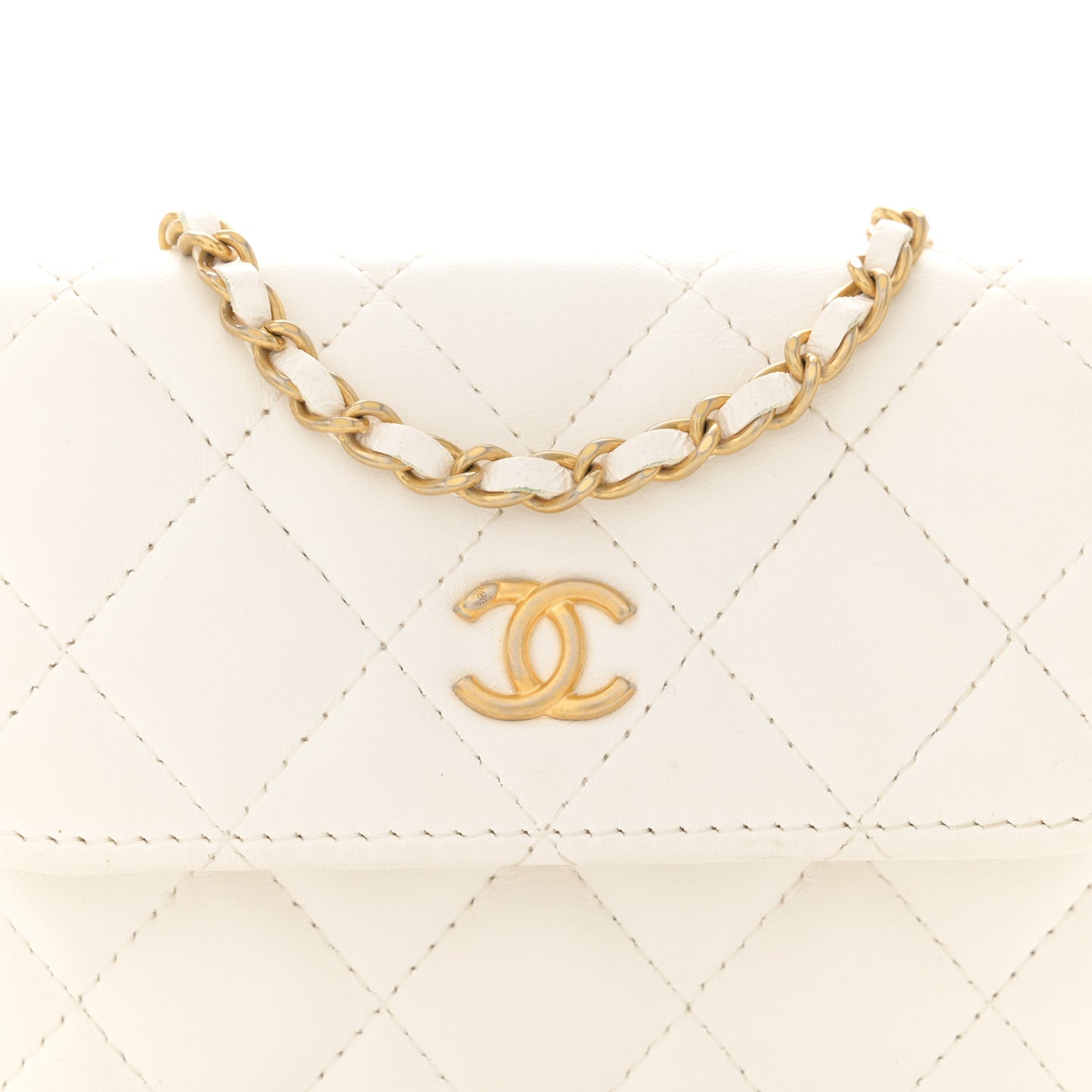 Lambskin Quilted Pearl Crush Clutch With Chain White
