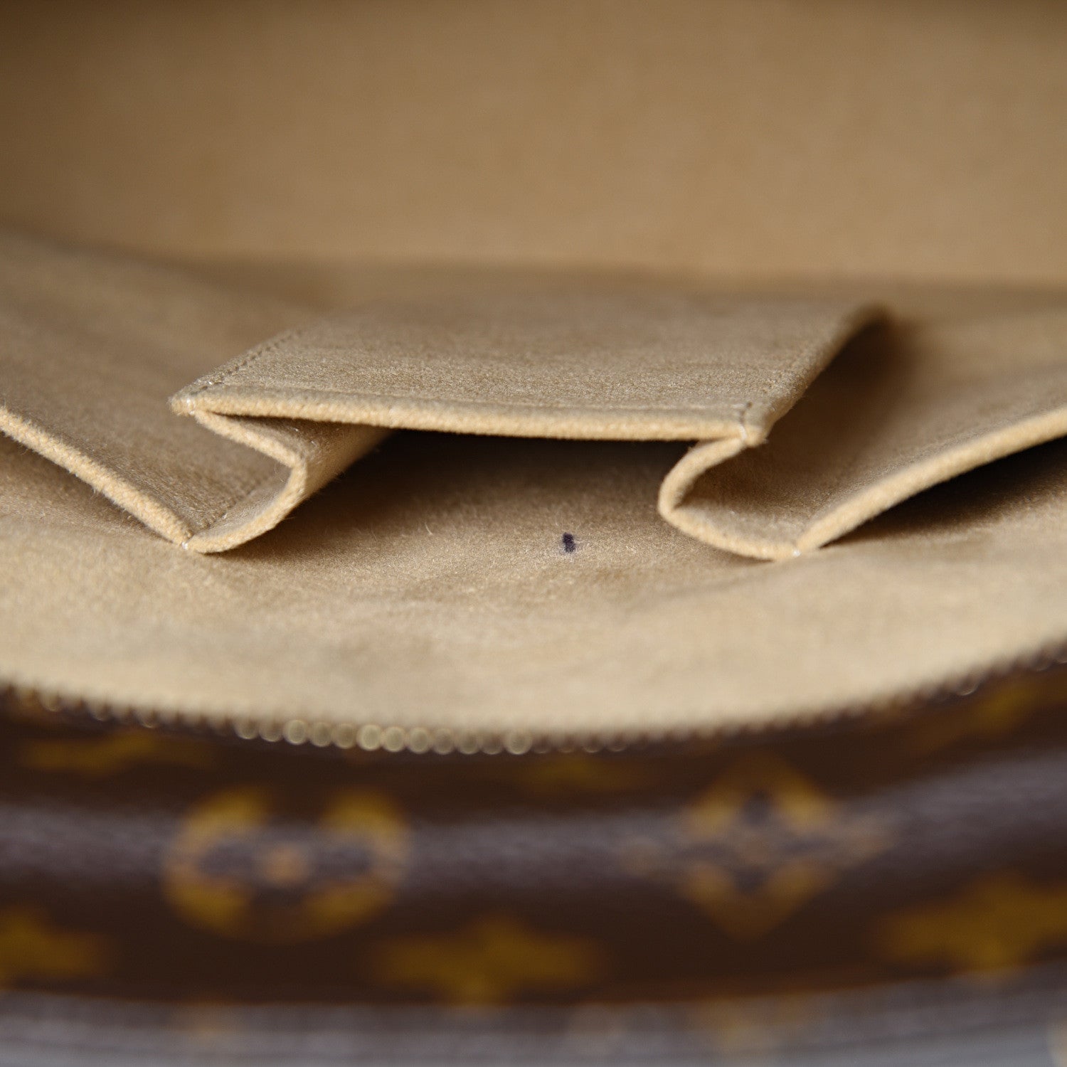 Louis Vuitton Monogram Luco 8 of 18