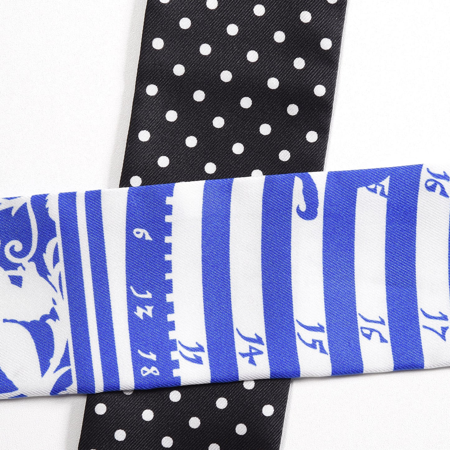 Silk Astrologie a Pois Twilly Bleu Royal Black White