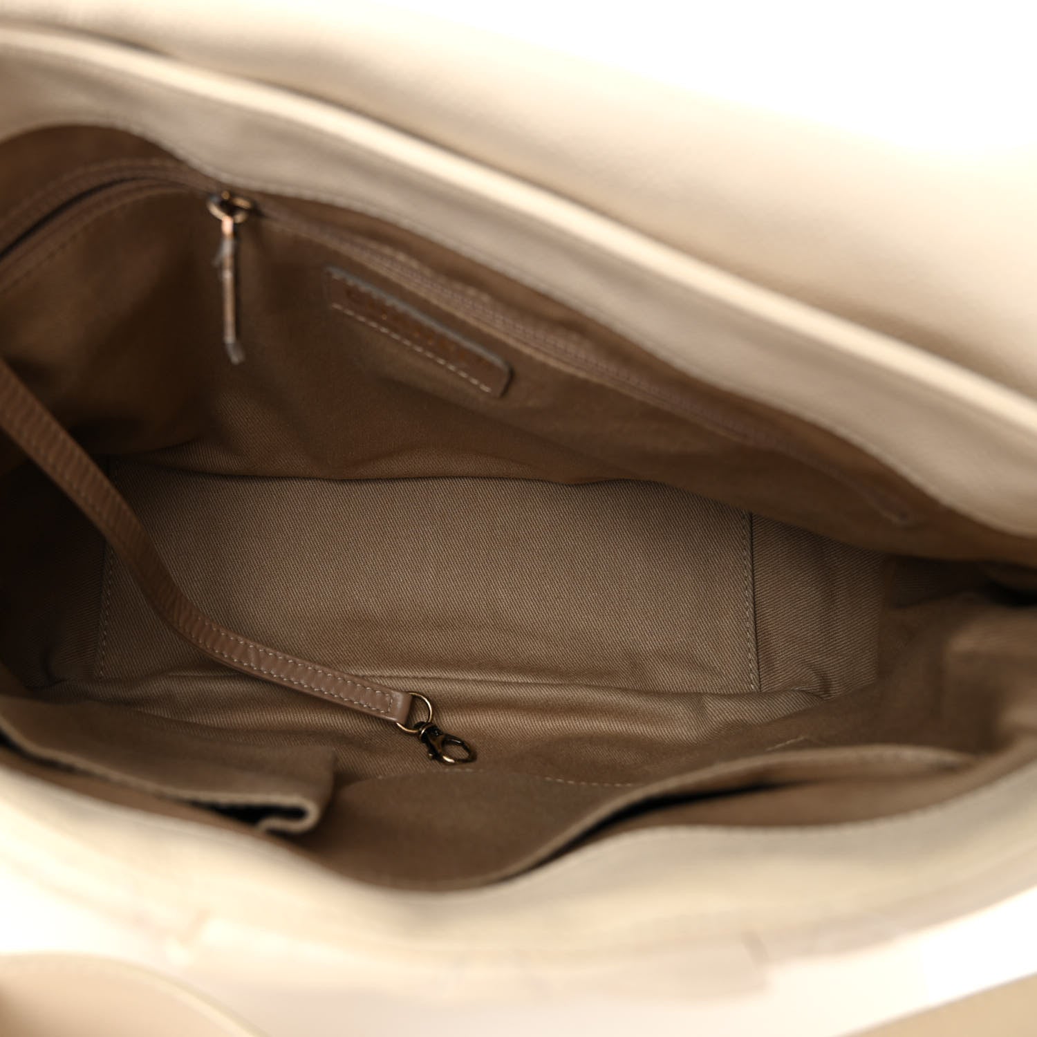 Chanel Crumpled Grained Calfskin Medium Coco Pleats Messenger Flap Dark White 5 of 12