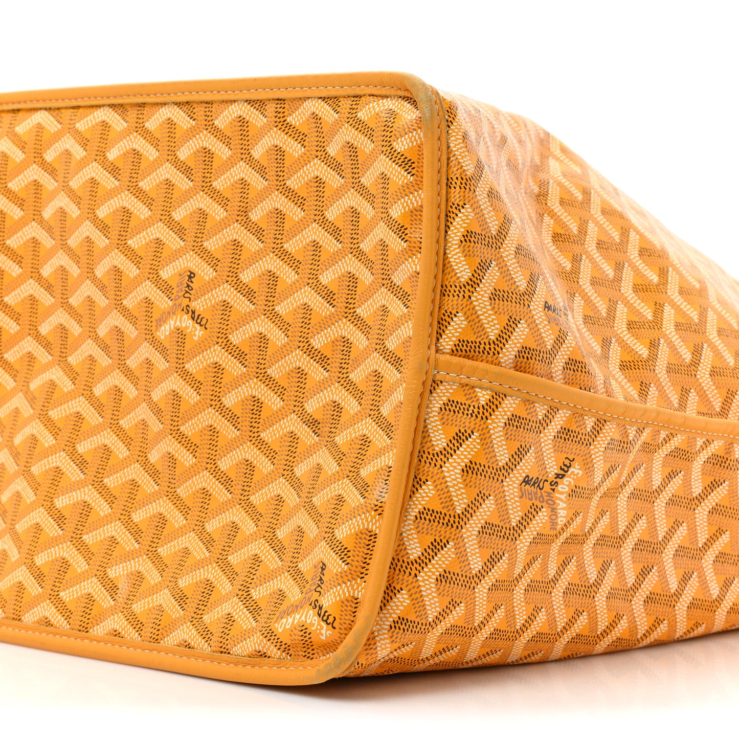Goyardine Reversible Anjou GM Yellow