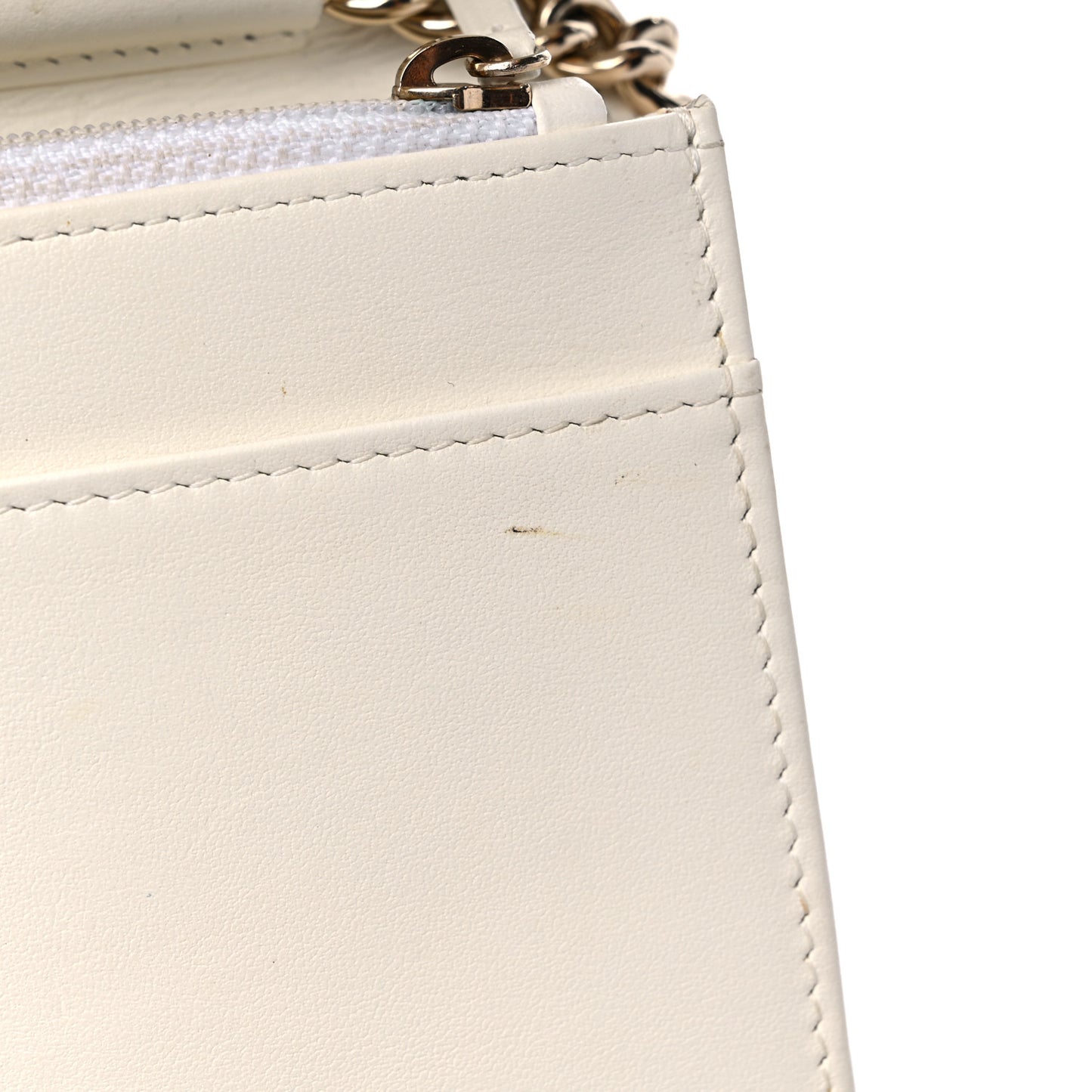 Caviar Quilted Boy Wallet On Chain WOC White