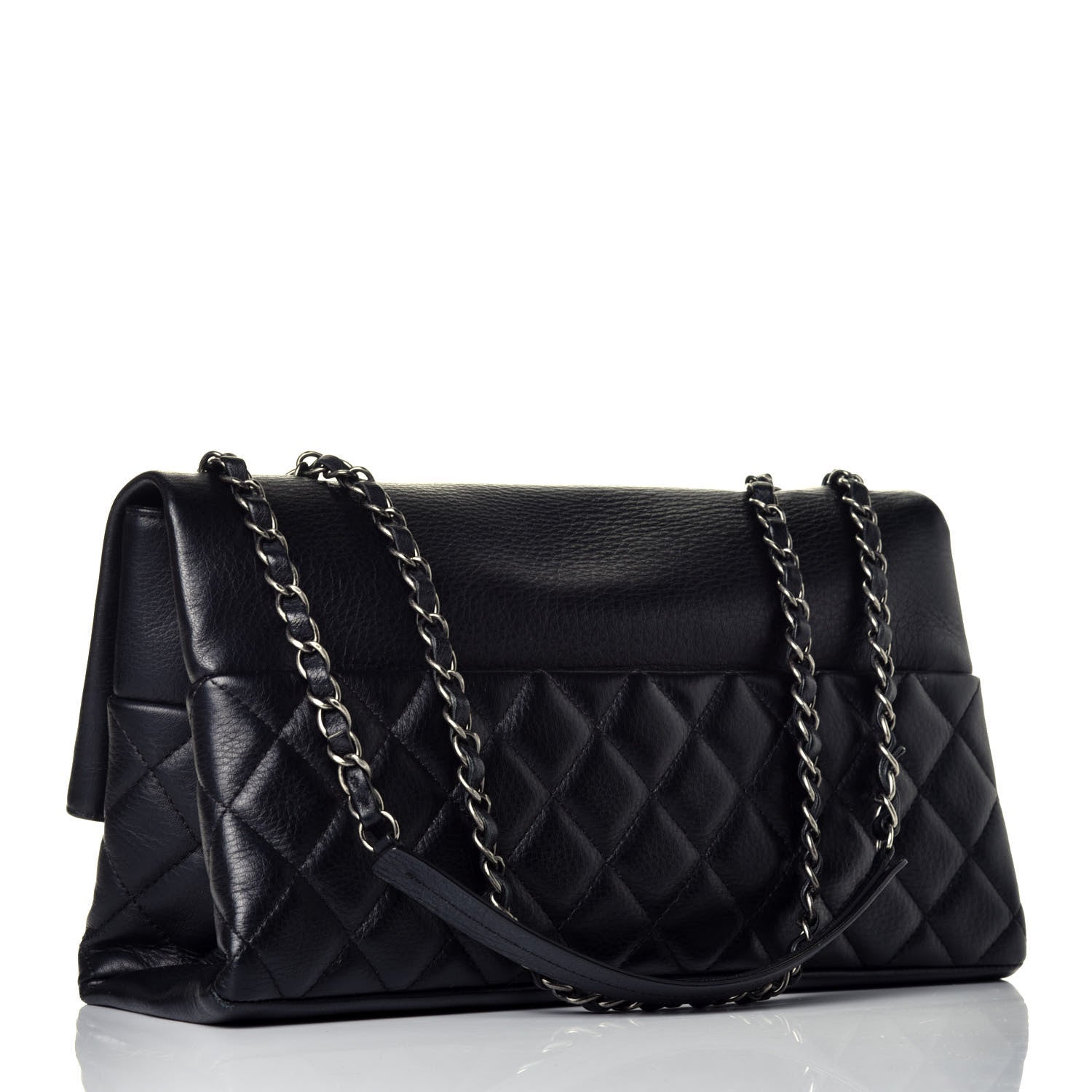 Chanel Distressed Calfskin Hamptons Flap Black 3 of 8