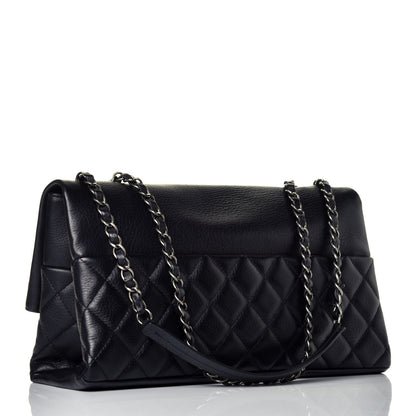 Chanel Distressed Calfskin Hamptons Flap Black 3 of 8