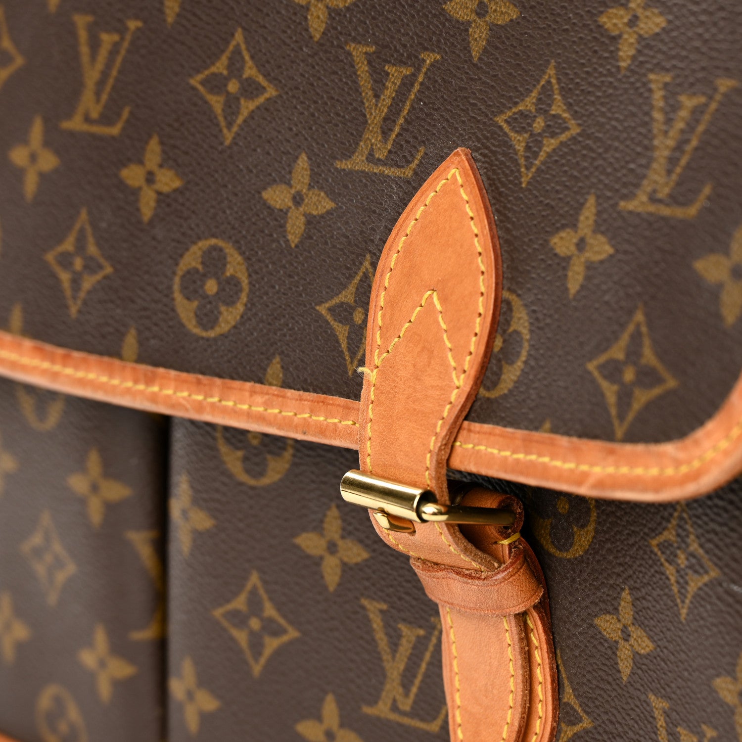 Louis Vuitton Monogram Sac Gibeciere GM 18 of 18