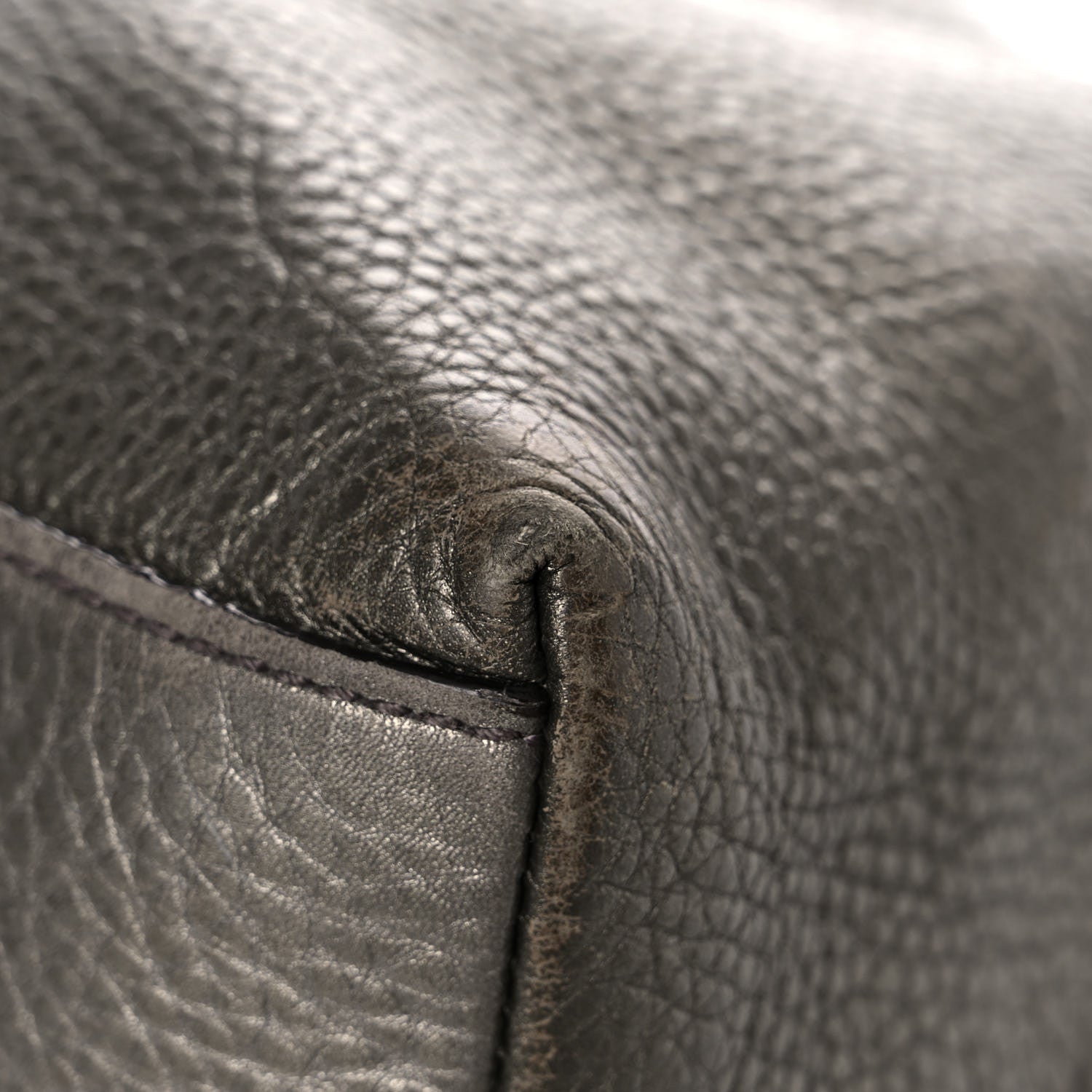Gucci Metallic Pebbled Calfskin Medium Soho Chain Shoulder Bag Sasso 5 of 36