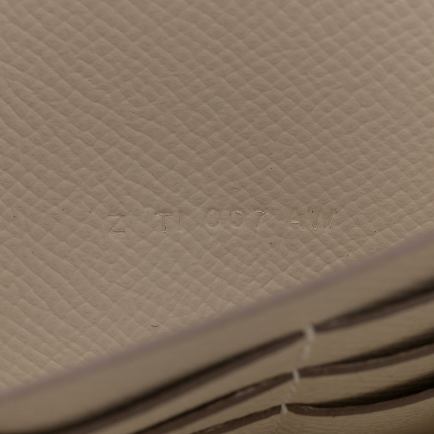 Epsom Constance Long To Go Wallet Craie Craie