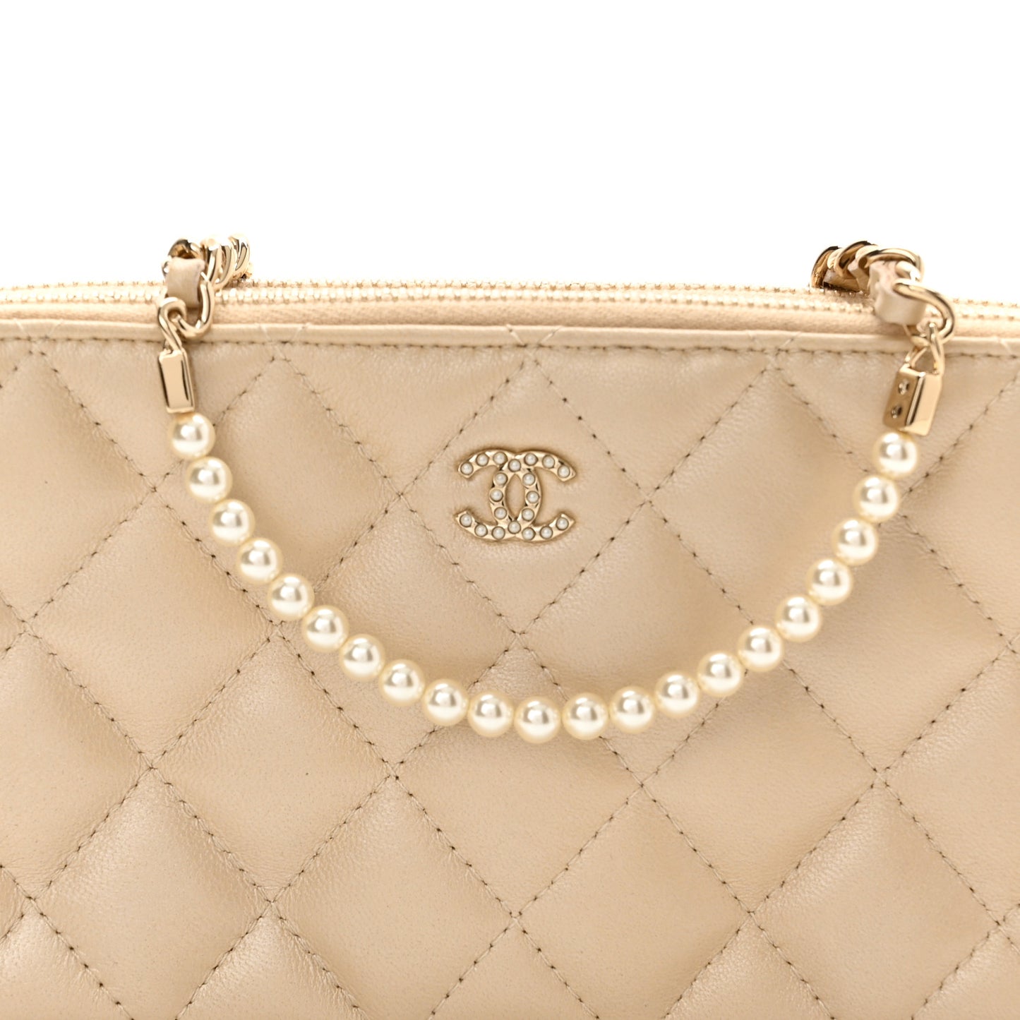Iridescent Lambskin Quilted Pearl Clutch With Chain Beige
