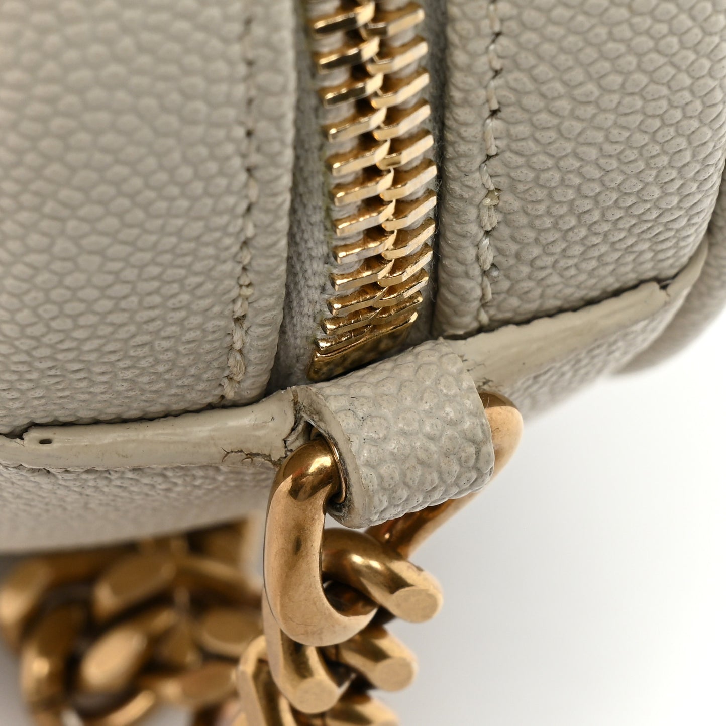 Grain De Poudre Matelasse Chevron Quilted Round Vinyle Camera Bag Crema Soft