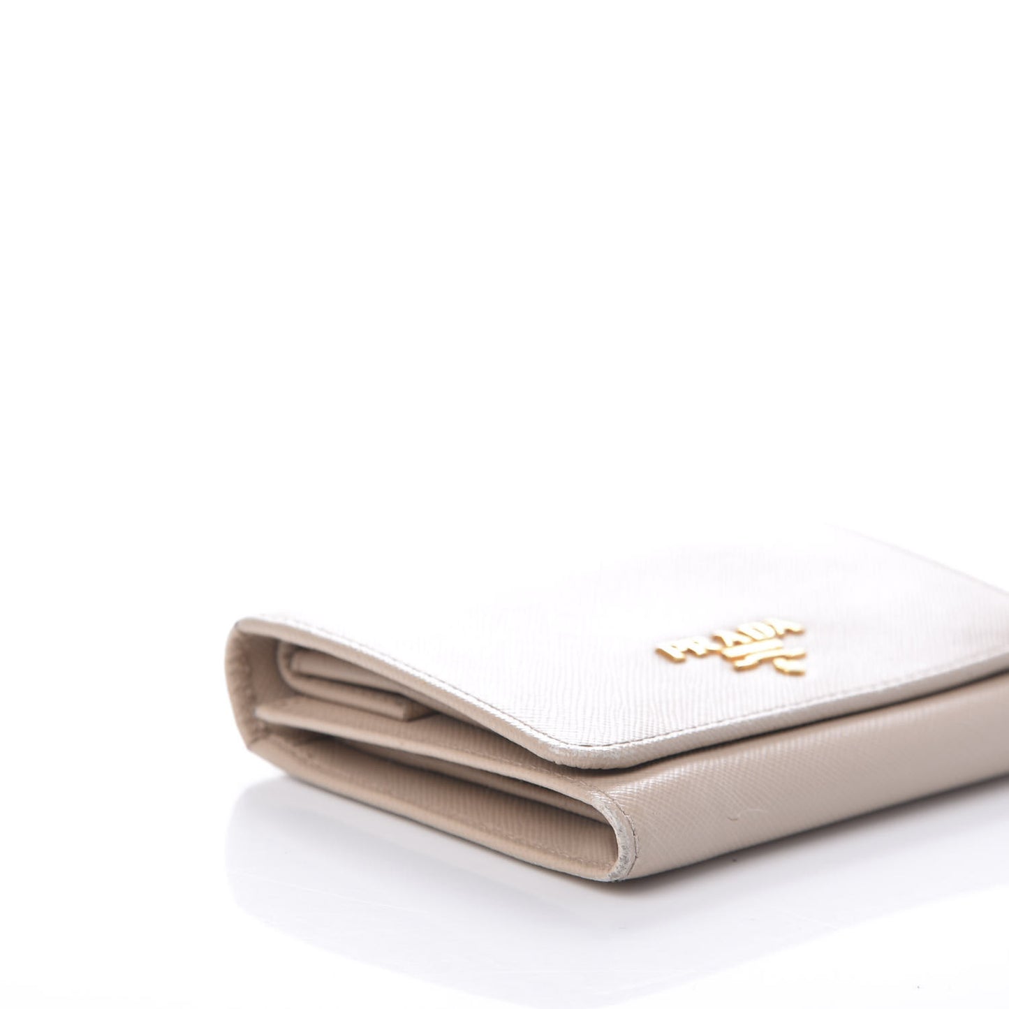 Saffiano Metal Tri-Fold Wallet Cammeo