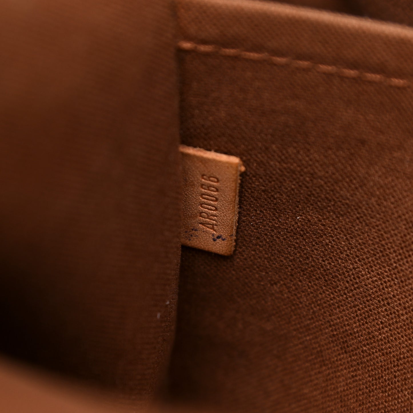 Monogram Lockit Horizontal