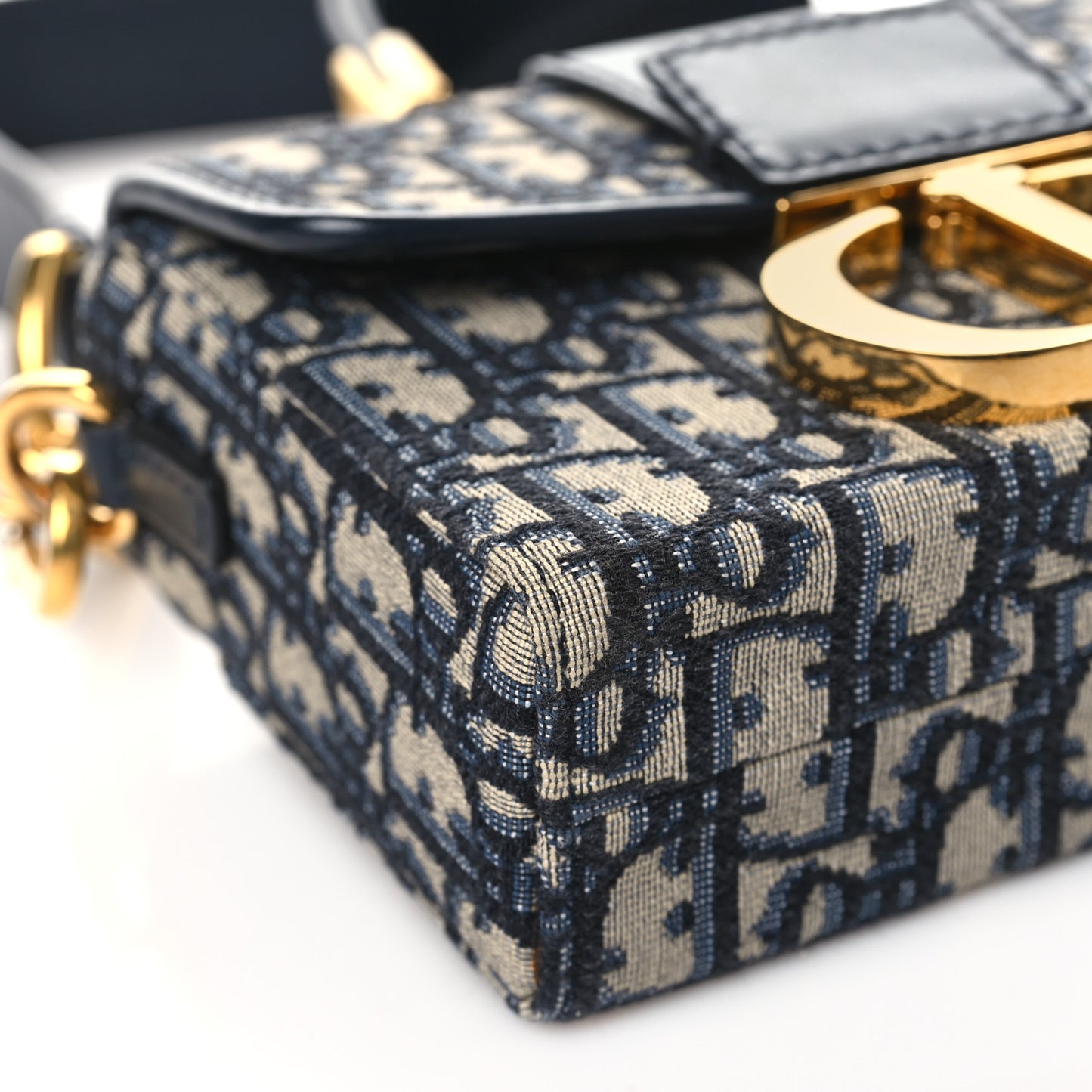 Oblique 30 Montaigne Box Bag Blue
