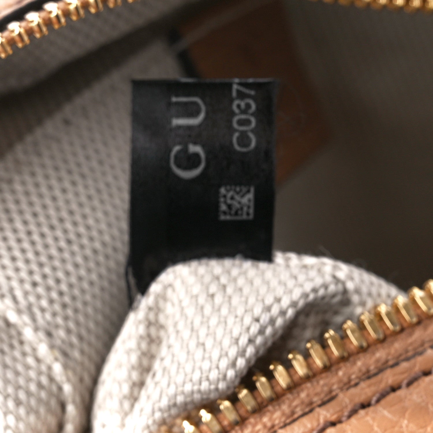 Gucci Pebbled Calfskin Small Soho Disco Bag Camelia 8 of 12
