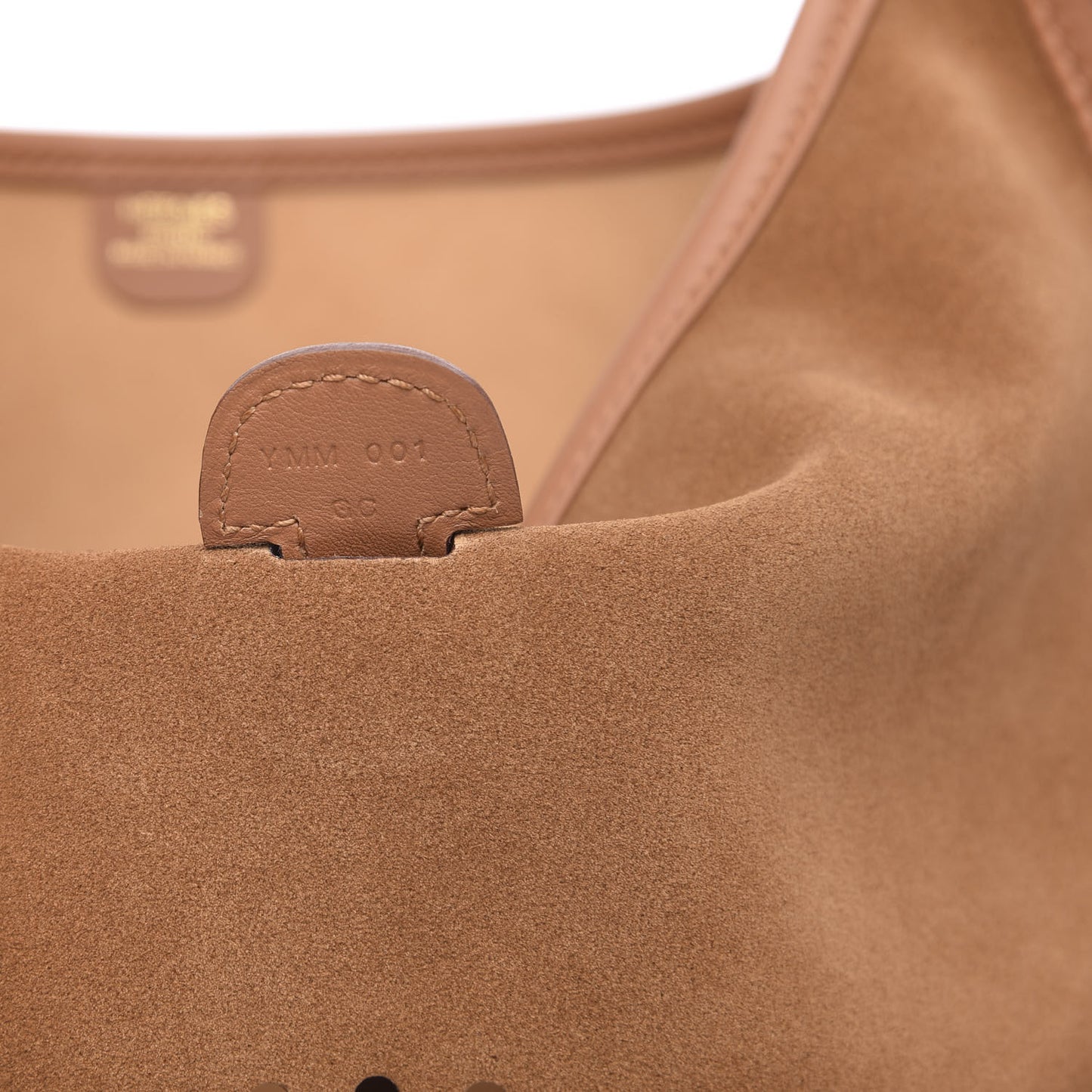 Grizzly Calfskin Swift Evelyne III PM Chamois Gold