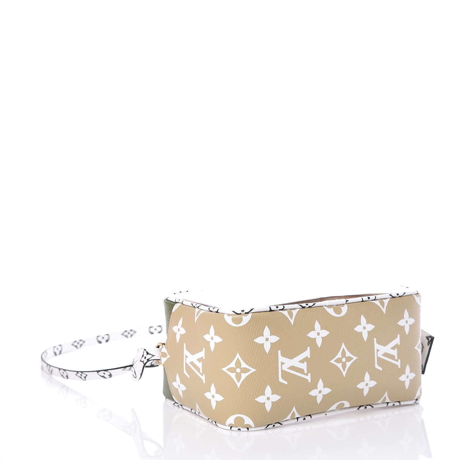 Louis Vuitton Monogram Giant Beach Pouch Kaki 4 of 9