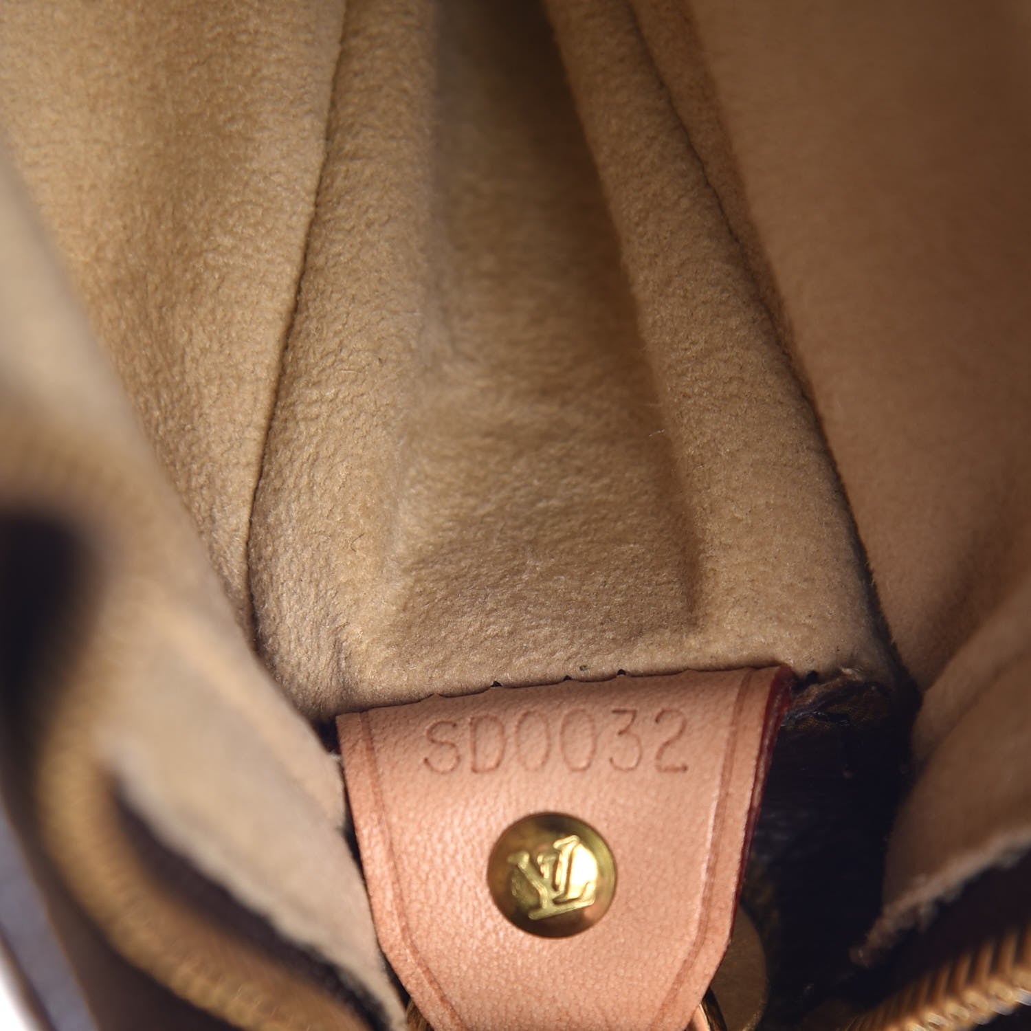 Louis Vuitton Monogram Looping GM 7 of 8