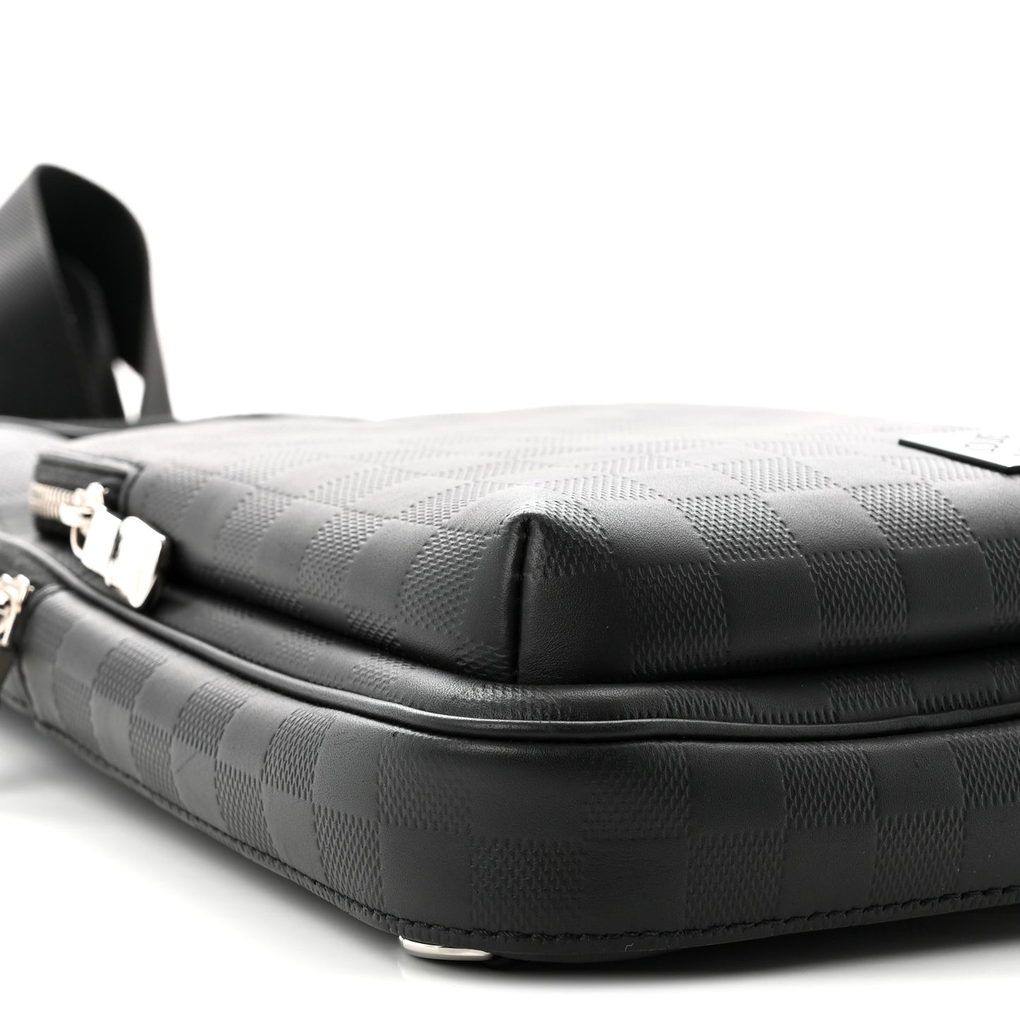 Damier Infini Avenue Sling Bag NM Onyx