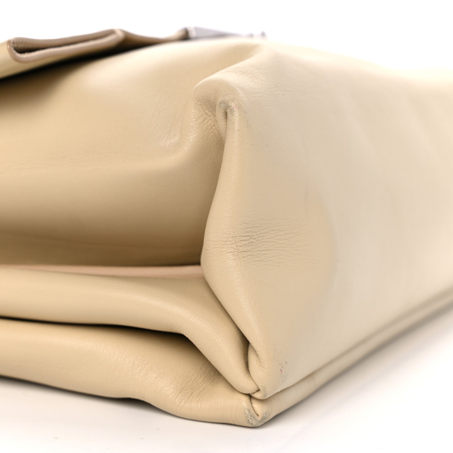 Smooth Calfskin Blade Chain Flap Vanilla