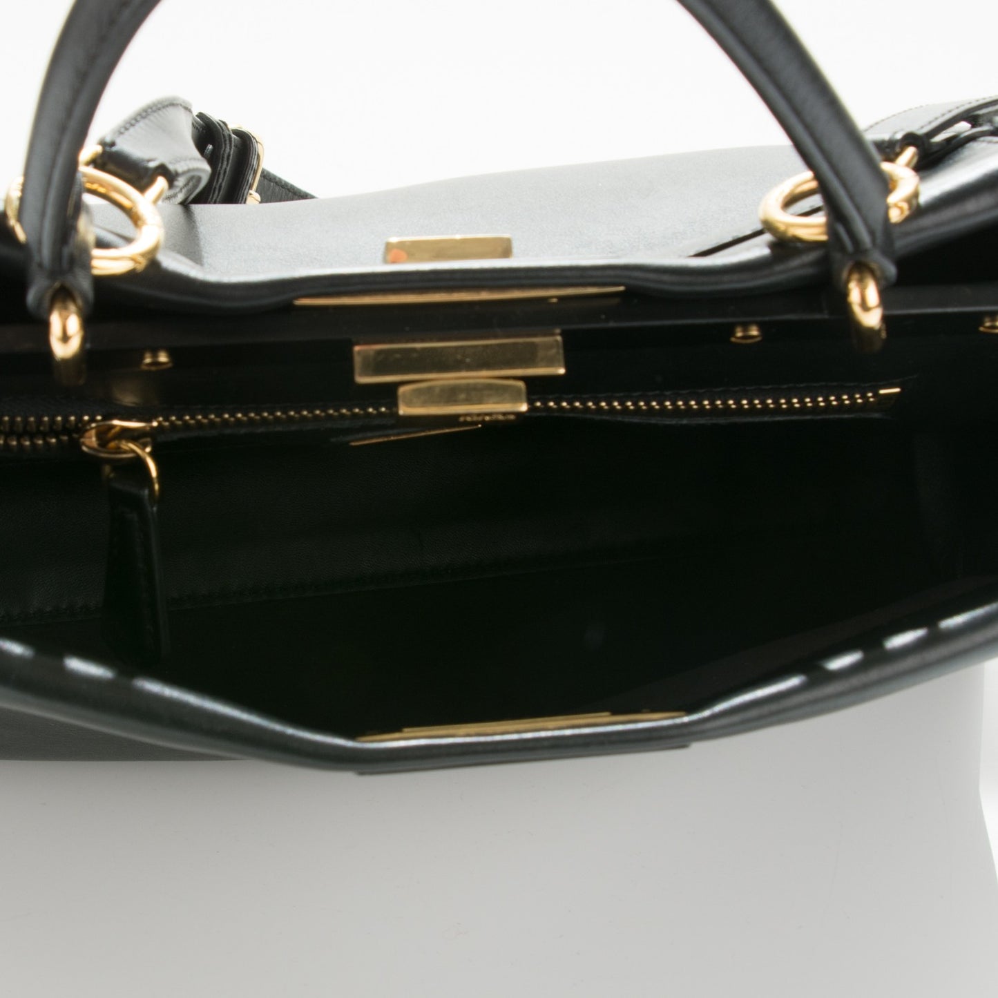 Vitello Seta Shiny Nappa Medium Peekaboo Iconic Satchel Black