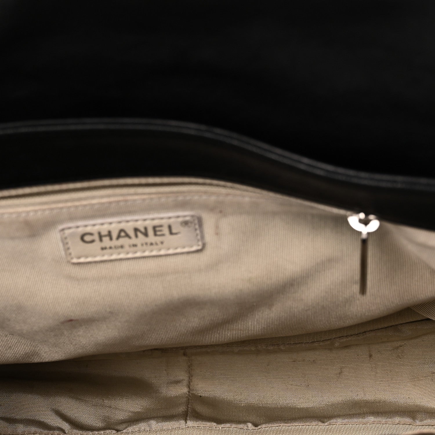 Chanel Washed Lambskin Quilted Maxi Chain Around Flap Black Black 5 of 11