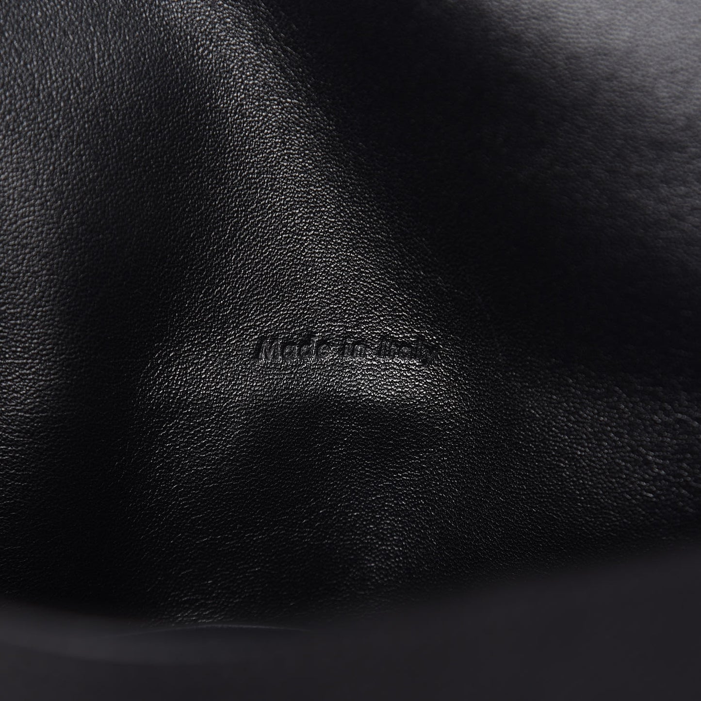 Grained Calfskin Medium Trotteur Black