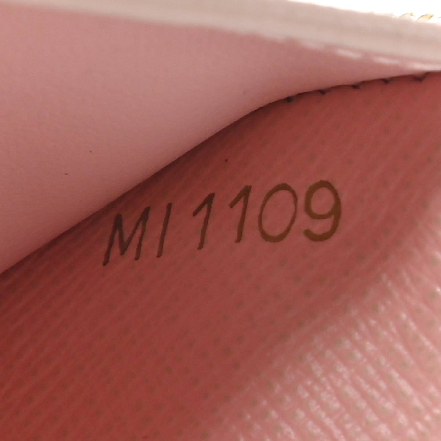 Damier Azur Zoe Wallet Rose Ballerine