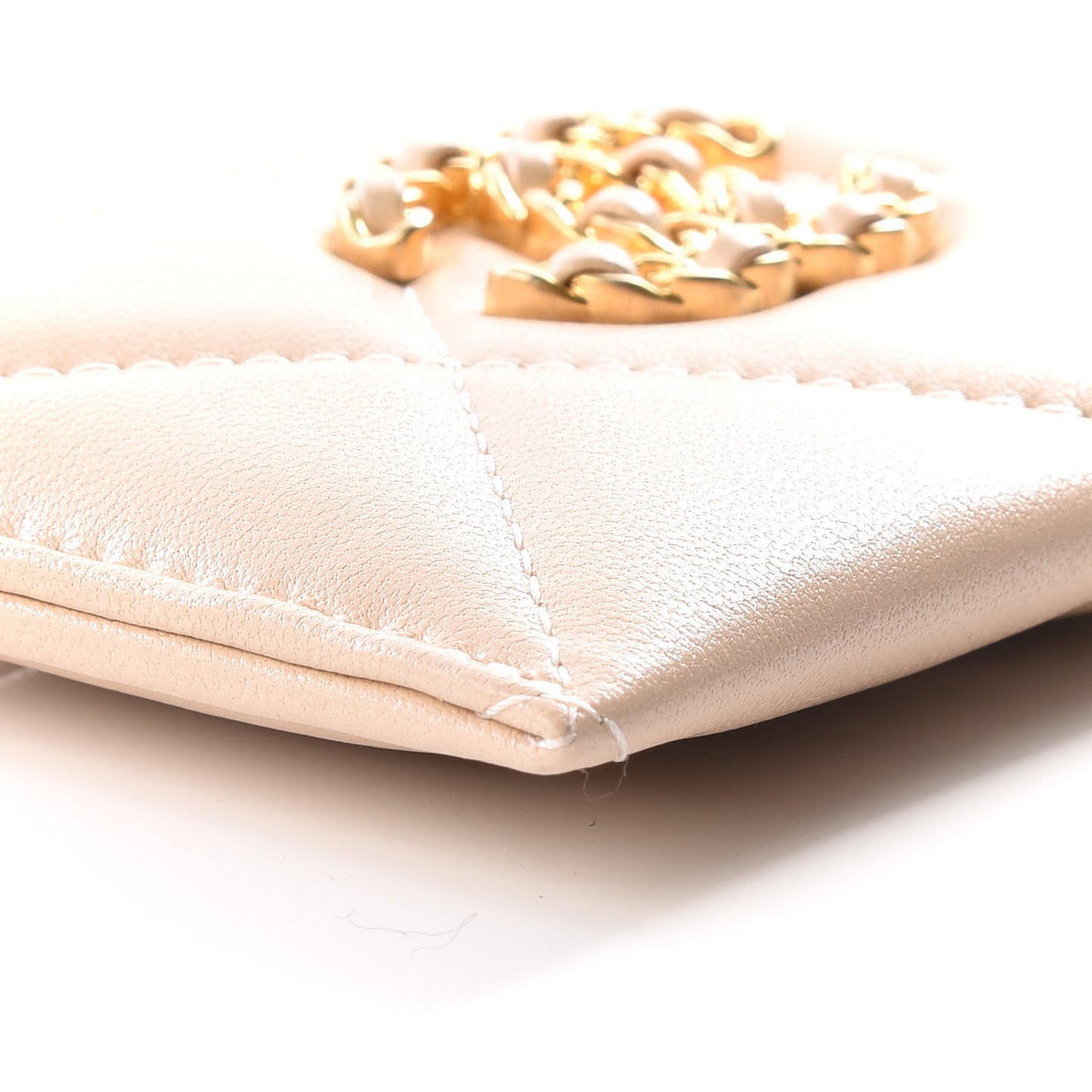 Shiny Goatskin Quilted Chanel 19 Card Holder Beige
