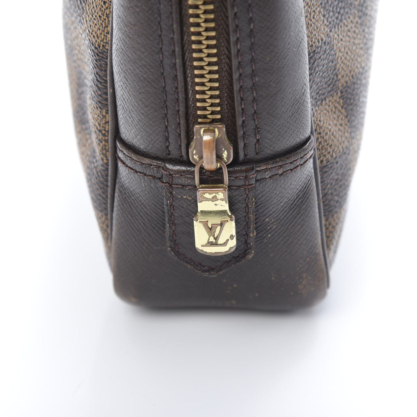 Damier Ebene Trousse Toilette 28