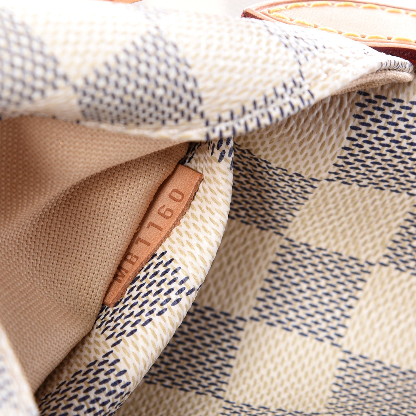 Damier Azur Totally MM