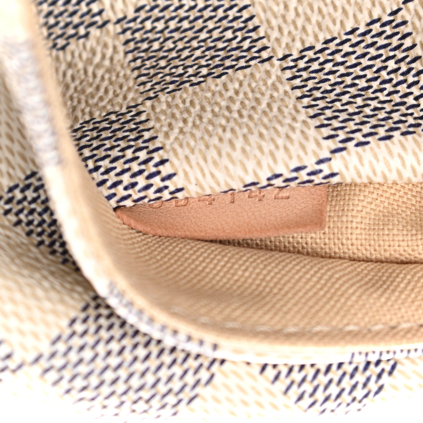 Damier Azur Totally MM