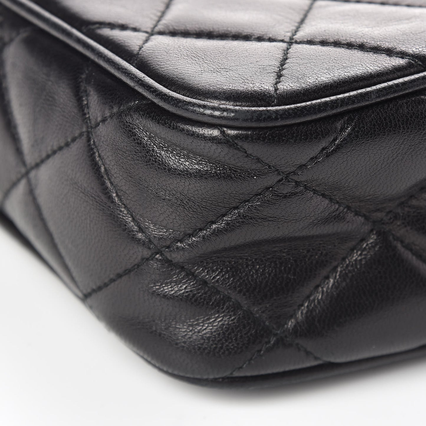 Lambskin Quilted CC Tassel Camera Case Black