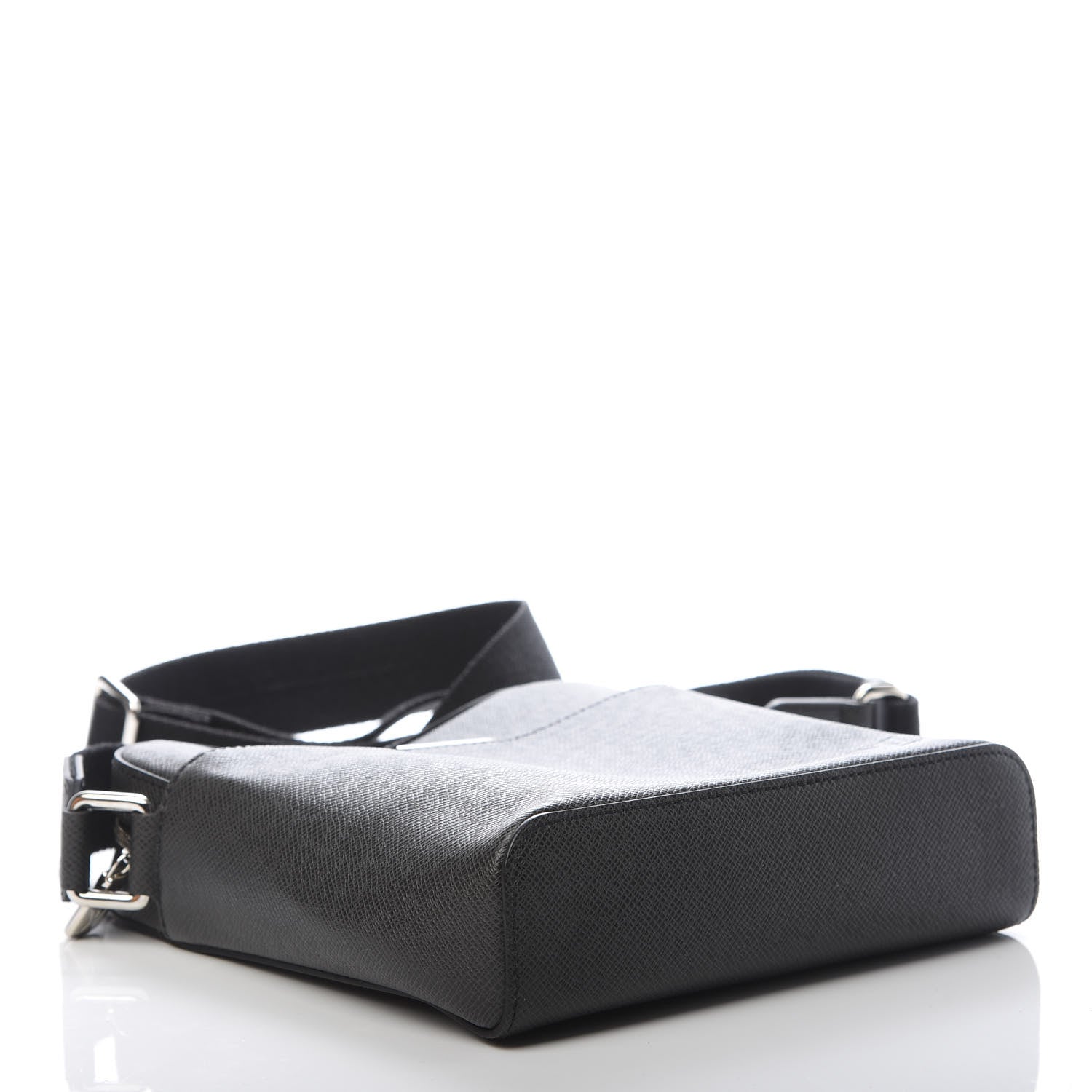 Louis Vuitton Taiga Anton Pochette Ardoise 4 of 11
