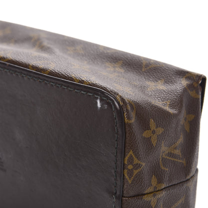 Louis Vuitton Monogram Toiletry Pouch 12 of 15
