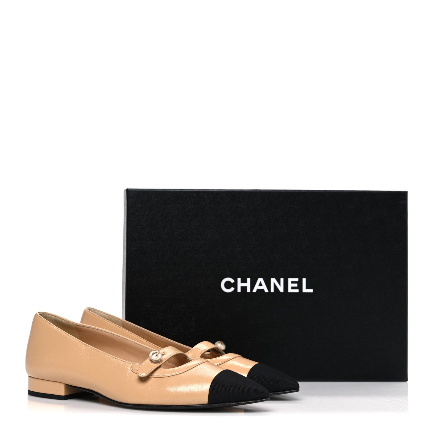 Shiny Lambskin Grosgrain Pointed Toe CC Ballet Flats 36 Beige Black